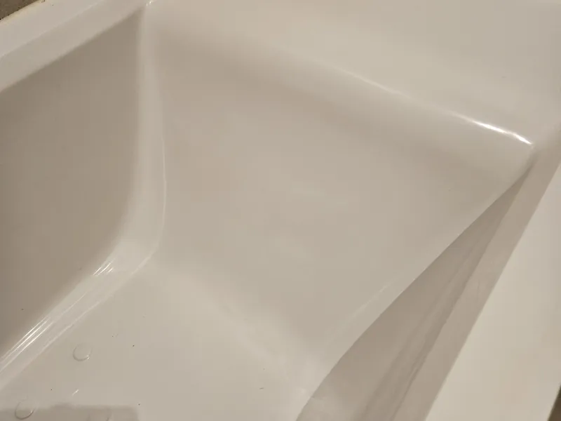 옆면 갈라진 금 - 완료 전경 옆면 갈라진 금 - 완료 전경